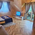 Eco Z Duzym Ogrodem I Widokiem シャレー