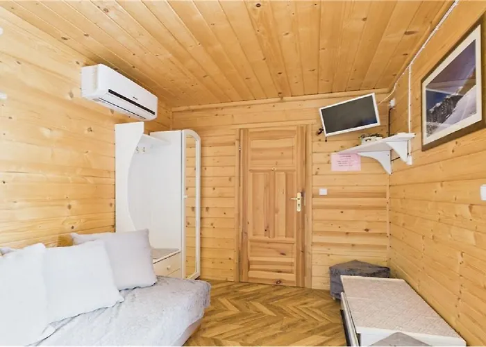 Eco Z Duzym Ogrodem I Widokiem בקתה מורזאסיחלה